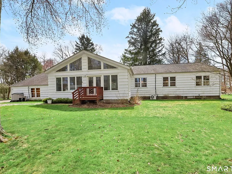 511 Roxbury Rd — Photo 15