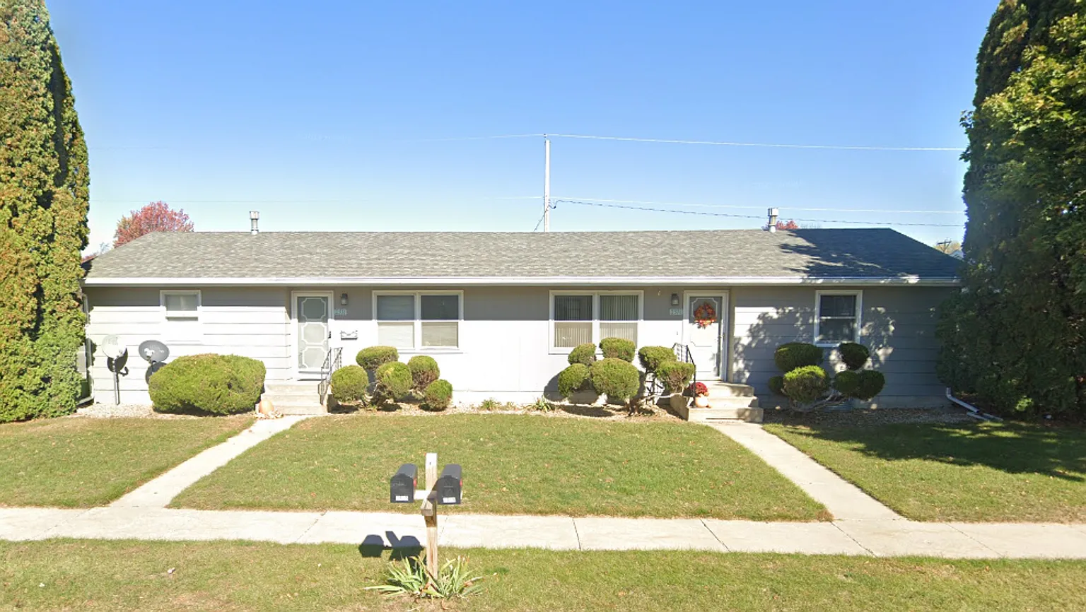 Sunset Duplex — Photo 1