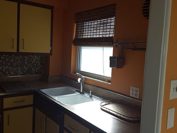 5th image of 750 Burlington Ave N APT 2G