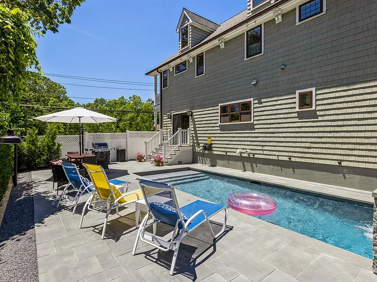 6 Beach Ave — Photo 25