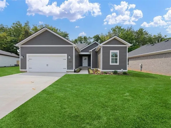 560 Pleasant Meadow Ln, Bowling Green, KY 42101