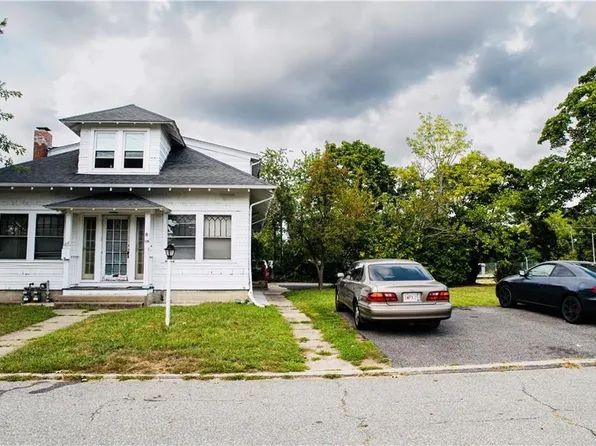 105 Pleasant St, Cranston, RI 02910