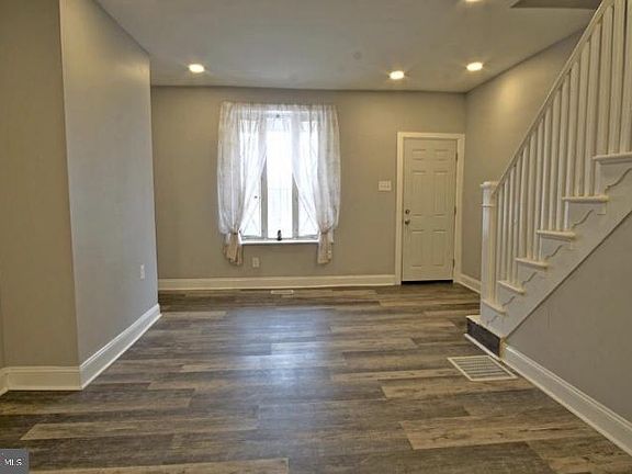5th image of 649 E Westmoreland St