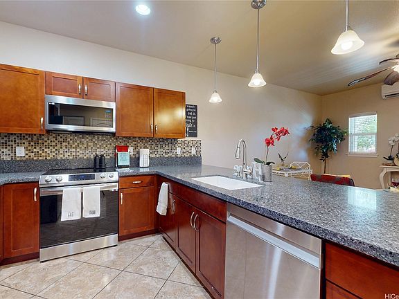 5th image of 422 Kunehi St APT 806
