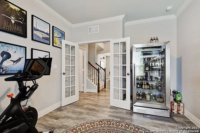 9113 Sunpool — Photo 18