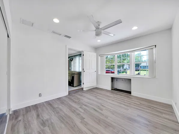418 W Shadyside Circle, West Palm Beach, FL 33415