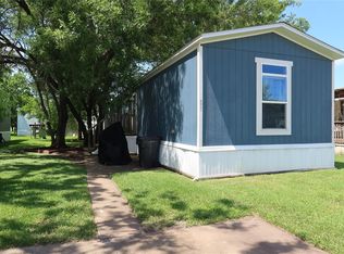 8931 Defiance St, La Porte, TX 77571