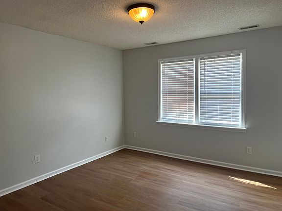 5th image of 2500 Bradford St