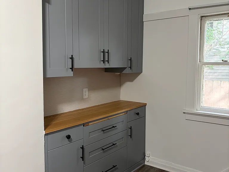 1231 E Burleigh St — Photo 11