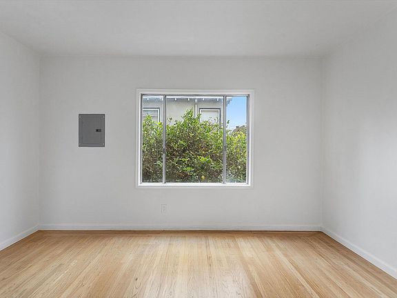 4th image of 1537 Everett St #B