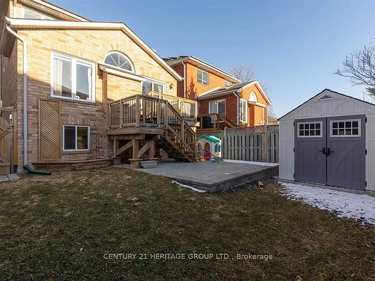 521 Heddle Cres — Photo 7
