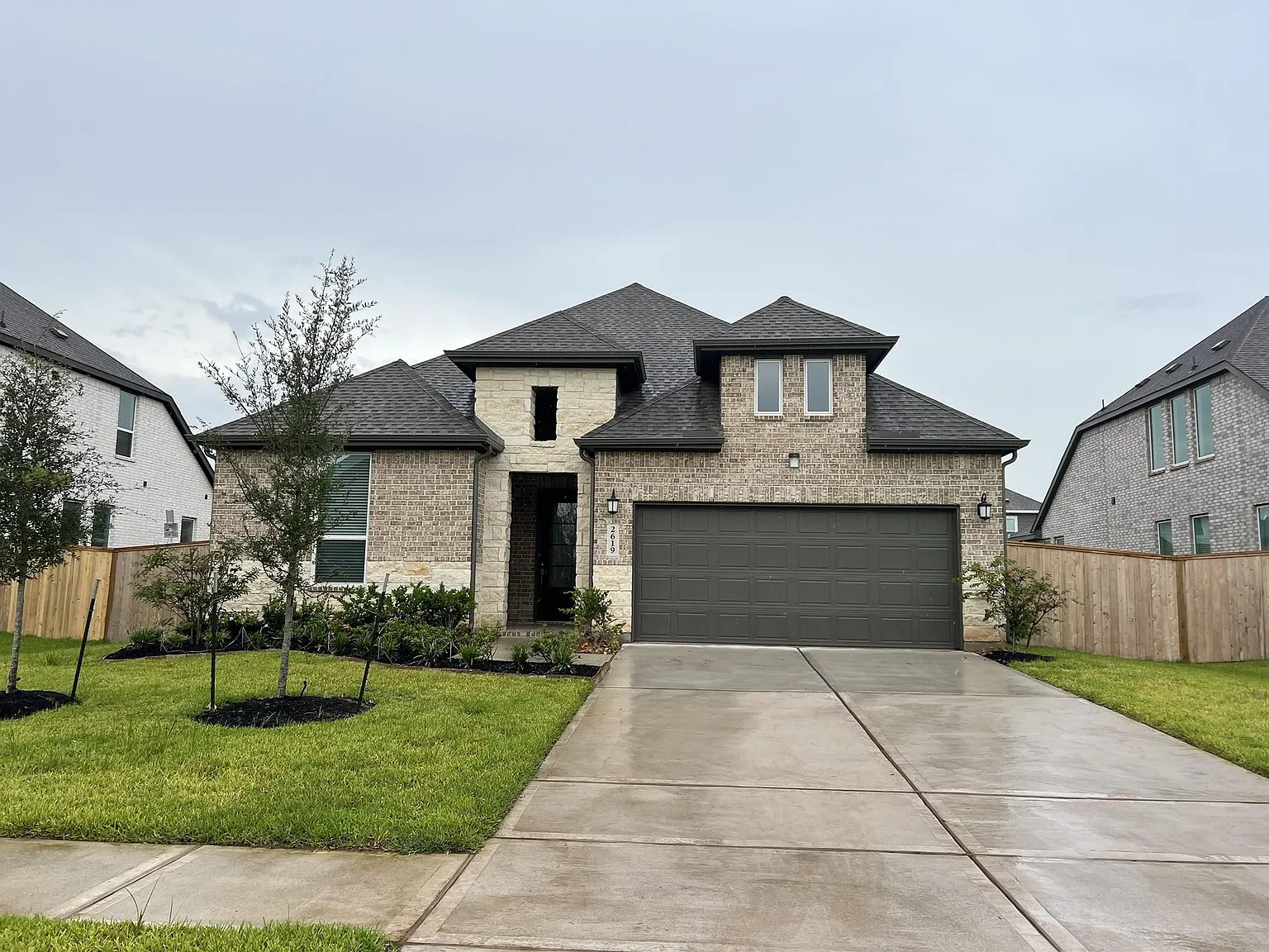 4 bed, 3.0 bath, $2,800 — Photo 1