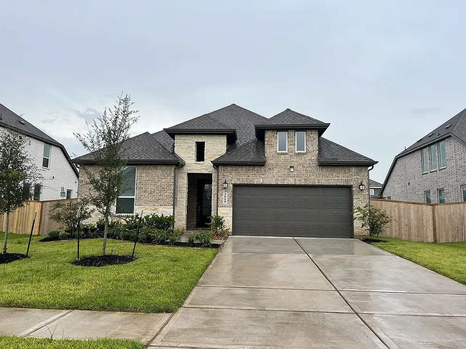 2619 Grove Crest Dr