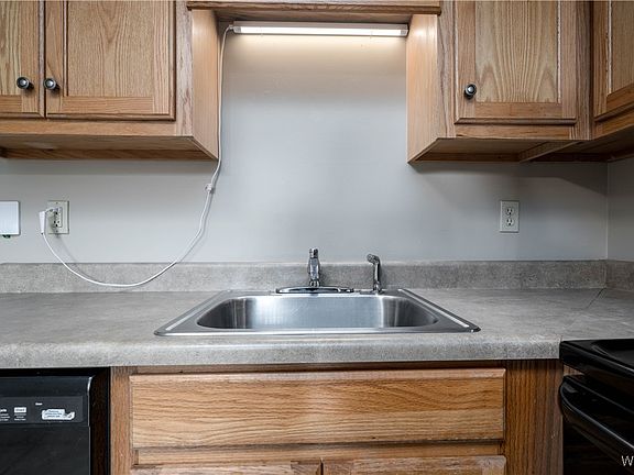 5th image of 1212 12th St #12