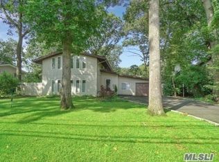 56 Shinbone Ln, Commack, NY 11725
