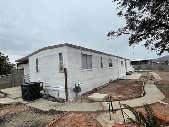 2nd image of 1121 Pawnee Ln