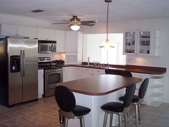 3rd image of 1521 Binney Dr