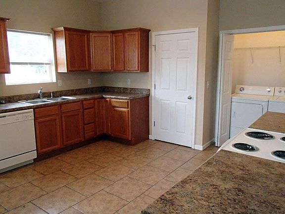 4th image of 801 William St