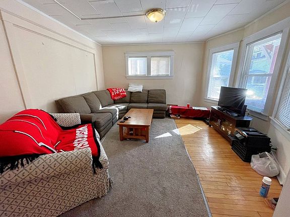 4th image of 1318 Saint James Ct #1