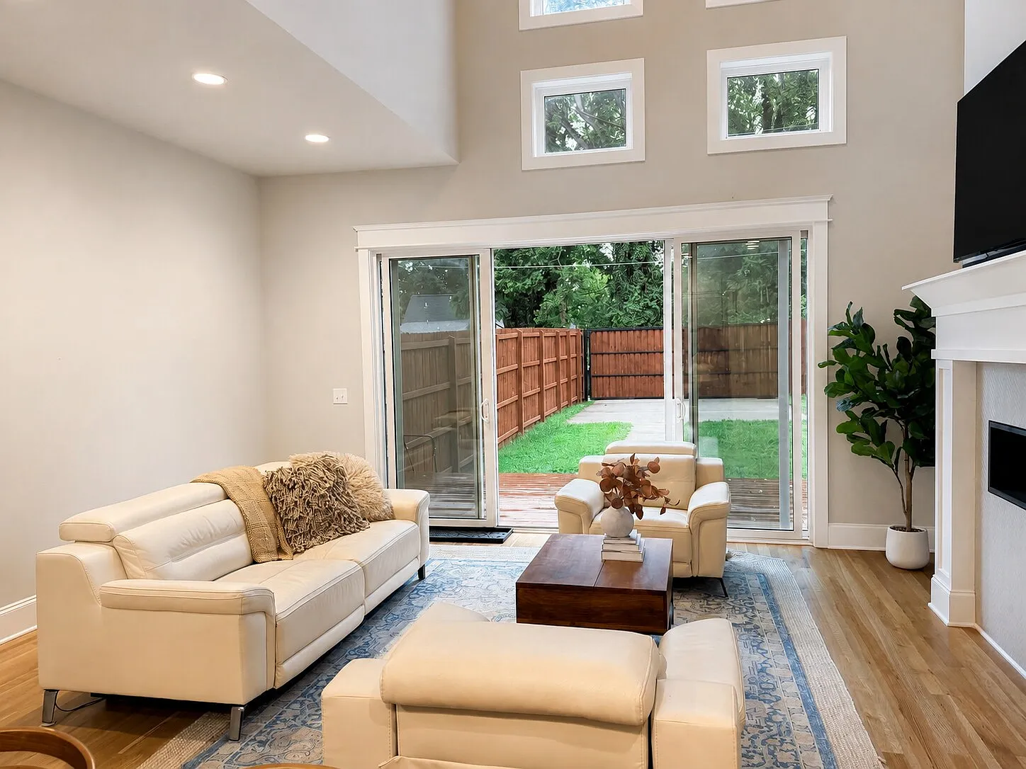 3 bed, 2783 sqft, $5,750 — Photo 2