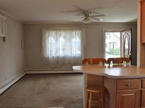 5th image of 172 McKinley Ct