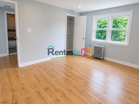 5th image of 632 Cora Pl #2B