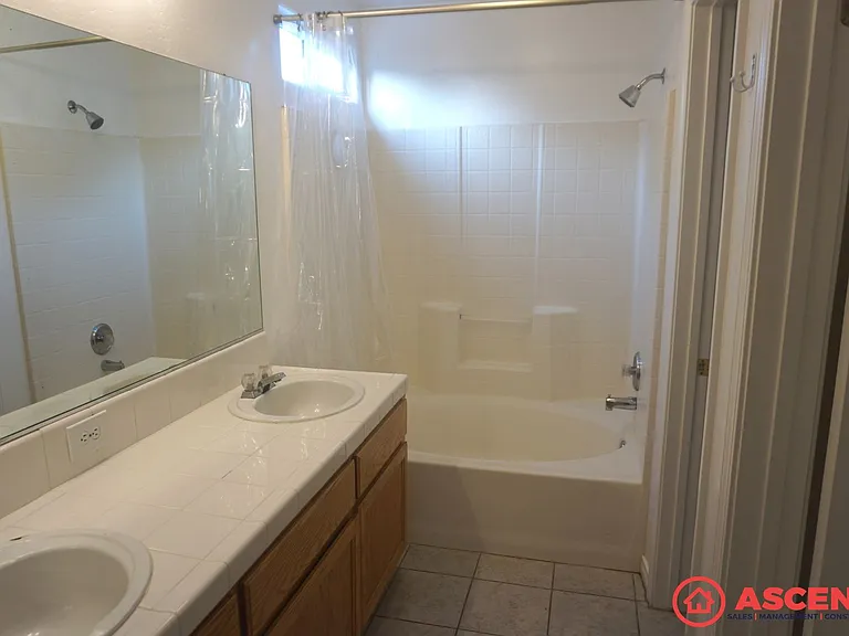 4216 Almond Grove Ln — Photo 10