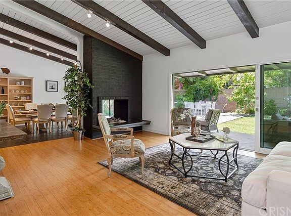 2nd image of 4935 Gaviota Ave