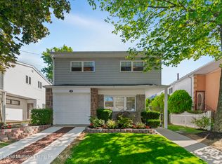 16 Monroe Pl, Staten Island, NY 10314