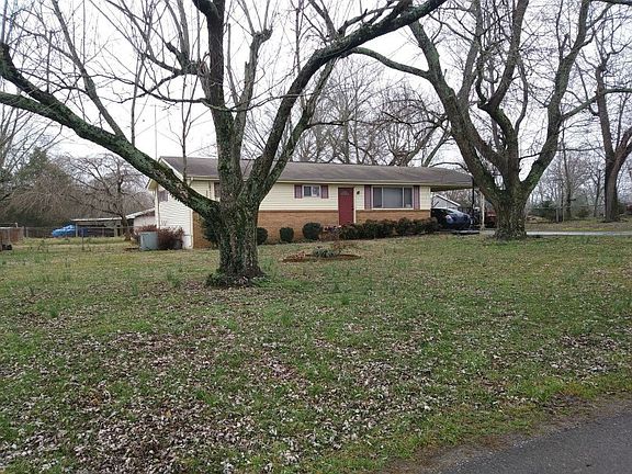 3rd image of 904 Linda Dr SE