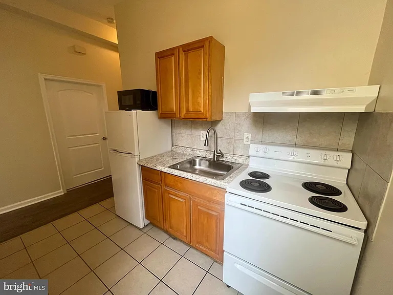 4061 Powelton Ave #1F — Photo 4