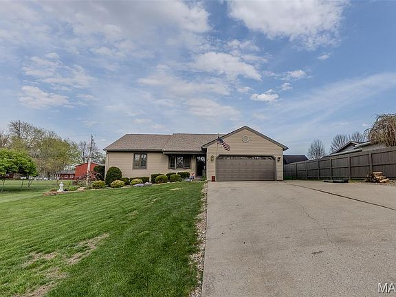 2nd image of 7 Hickory Ln