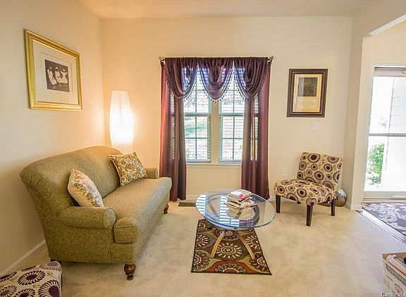 3rd image of 796 Rosegate Dr