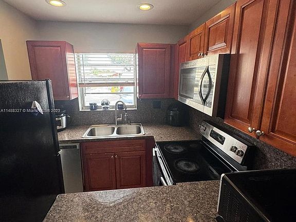 5th image of 20 SW 108th Ave #6-F