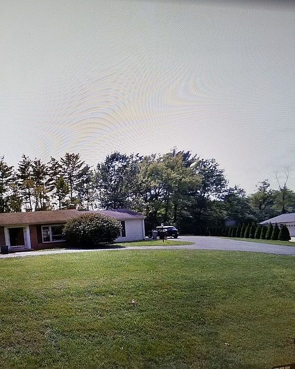 2nd image of 24 Lynnbrook Rd