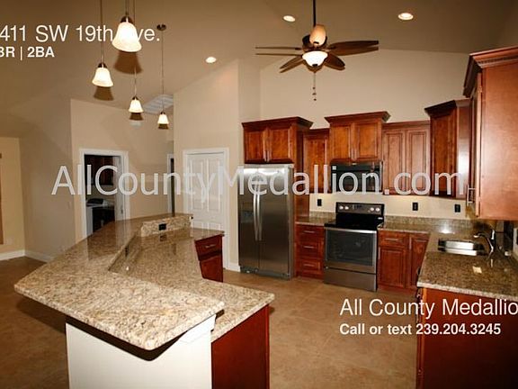 5th image of 4411 SW 19th Ave