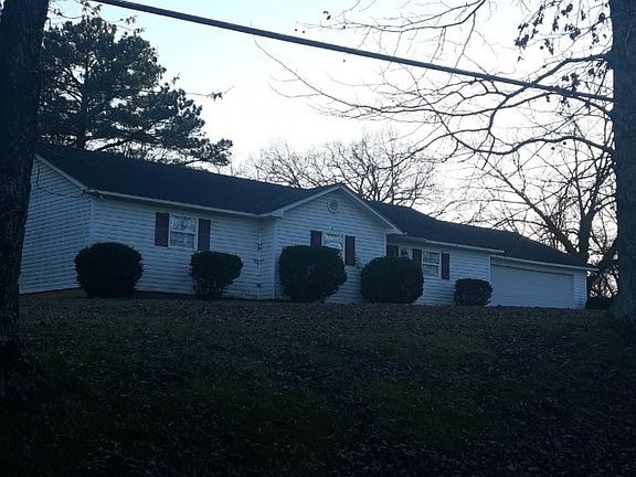 3rd image of 611 Winston St