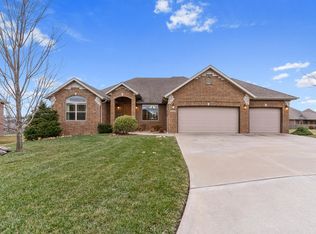 4660 E Hidden Oak Pl, Springfield, MO 65802