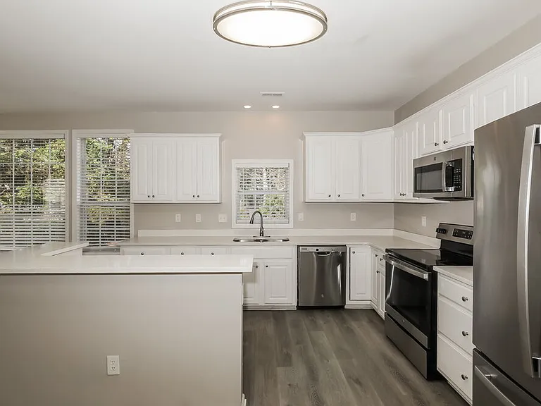 100 Brookcrest Ct — Photo 7