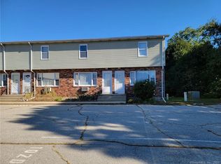 102 Canterbury Rd #E, Plainfield, CT 06374