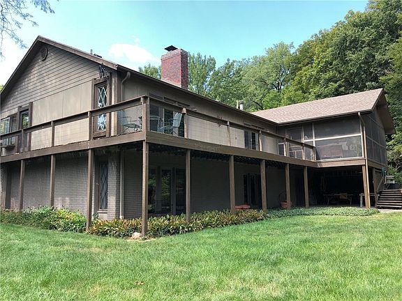 4th image of 2305 Edgewater Dr