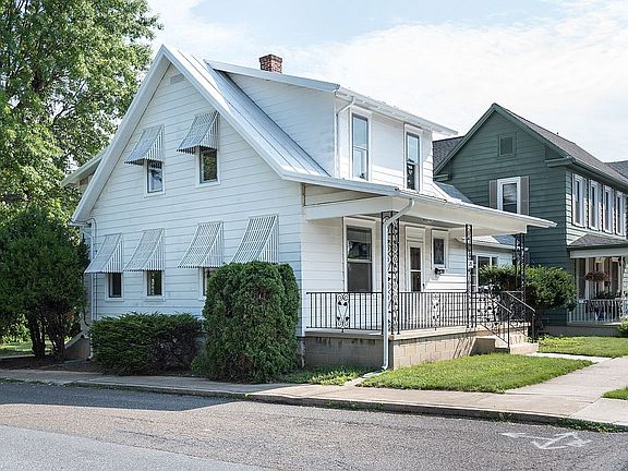 side from road (corner lot)