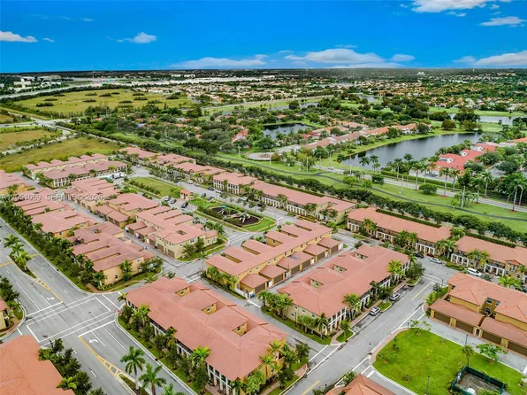 1213 SW 147th Ave, Hollywood, FL 33027