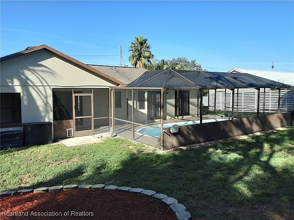 5th image of 46 Miami Dr