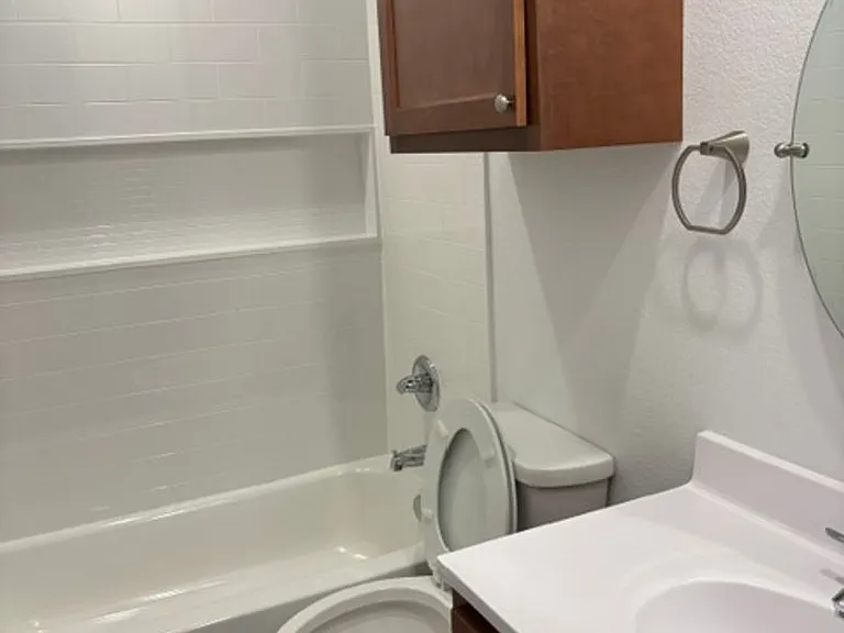 607 W Wolf St — Photo 15