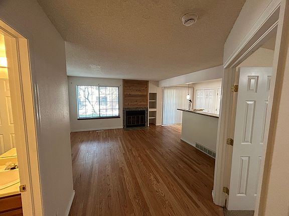 4th image of 4823 White Rock Cir APT E