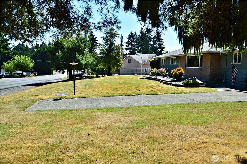 4th image of 5202 96th Street E