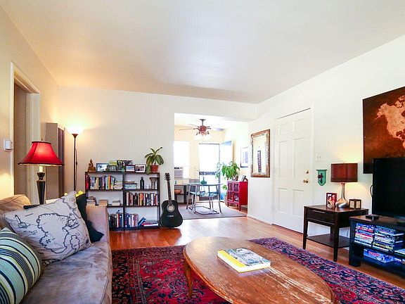 3rd image of 4131 W Toluca Lake Ave #4131