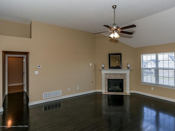 5th image of 4242 Louden Dr