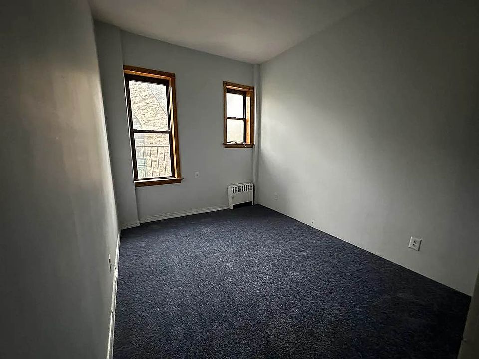 2nd image of 476 6th St APT 1A